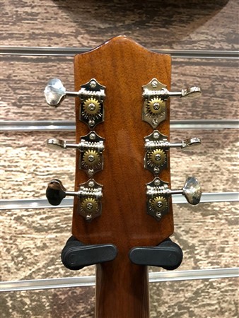 The Loar LH-600 Archtop Guitar, Sunburst- Image 6