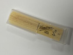 Vandoren V16 Alto Sax Reed, Gauge 3