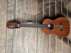 Baton Rouge Ukulele V2 Sun 8-String Tenor (BR-V2T8SUN)
