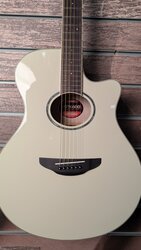 Yamaha APX 600, Electro Acoustic Guitar, Vintage White