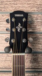 Yamaha APX 600, Electro Acoustic Guitar, Vintage White
