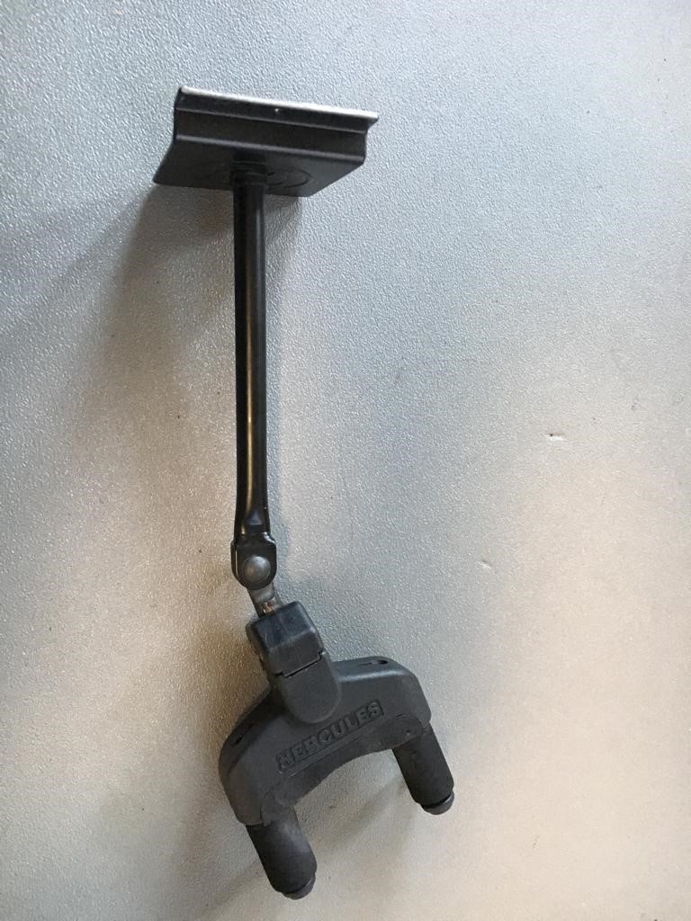 Hercules GSP40SB Auto Grab Guitar Wall Hanger For Slat Wall, Used