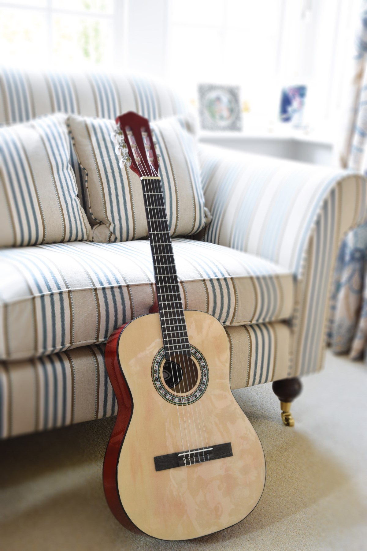 Chord CC34 Classical Guitar, Natural