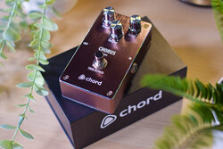 Chord CH-50 Guitar Chorus Pedal, Natural