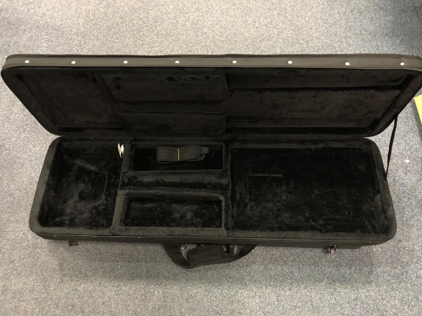 Chord Jazz Bass Guitar Case, Hard Foam