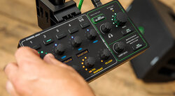 Mackie Showbox Battery All In One Live Performance Rig With Pull Out Mixer, Black