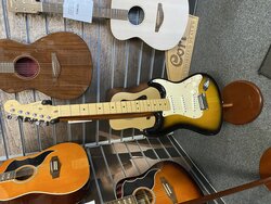 Fender 50th Anniversary American Stratocaster 2004 - Used, Sunburst