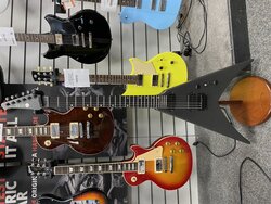 Spira V-400 Electric V Guitar