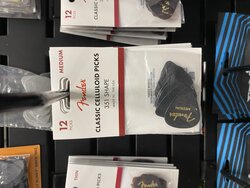 Fender Classic Shell Picks Medium 12 Pack