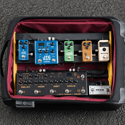 NU-X Bumblebee Pedalboard with Bag & Accessories, Large