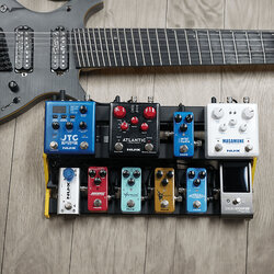 NU-X Bumblebee Pedalboard with Bag & Accessories, Large