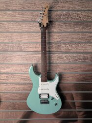 Yamaha Pacifica Electric Guitar 112V