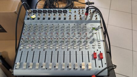 Alesis Multimix 16USB . Ex Demo (channel 2 NOT WORKING)