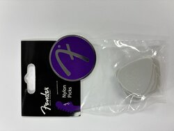 Fender 351 Plectrum, Nylon, .60 MM (0986351750), Pack of 12
