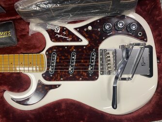 Burns Marvin - Used, White, Maple